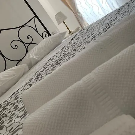 ベッド・アンド・ブレックファスト Pl Palace 3*