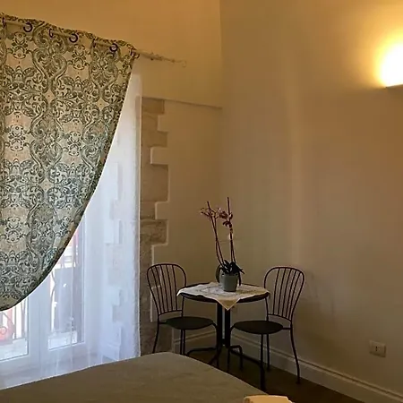Pl Palace Oda ve Kahvaltı Sammichele Di Bari