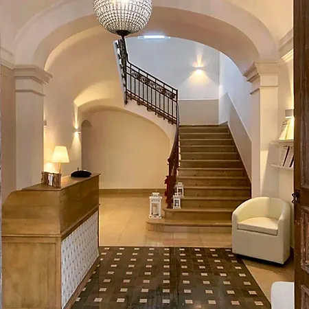 Pl Palace